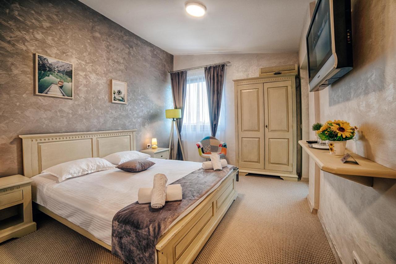 Albergue Casa Vatra Rădăuţi Exterior foto