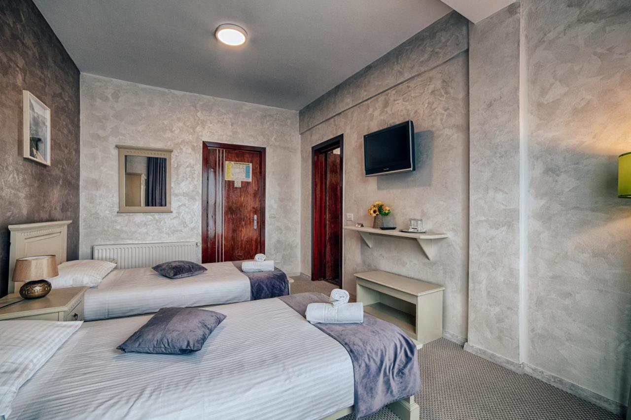 Albergue Casa Vatra Rădăuţi Exterior foto